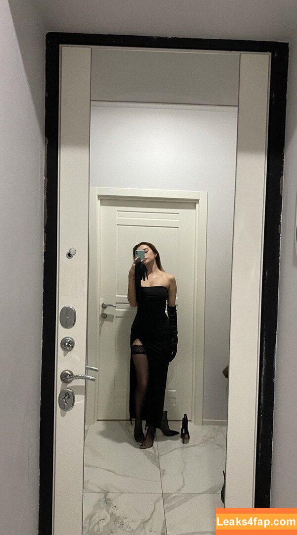 lovelinessPhoenix / Sylvieadorableee / pinesandpeaks_ leaked photo photo #0009
