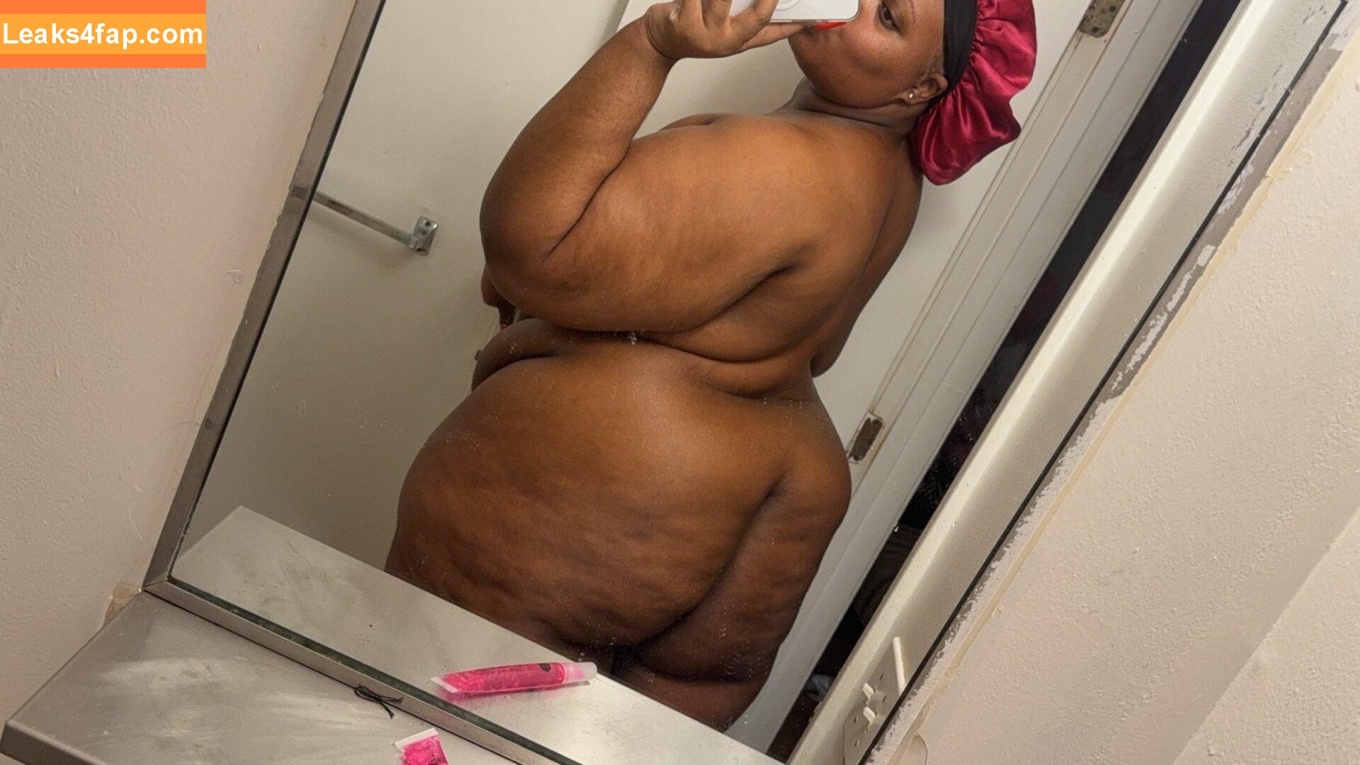 Lovelypeaches / lovelypeachespopsinger100 leaked photo photo #0004