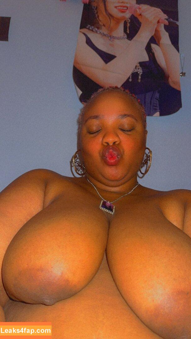 Lovelypeaches / lovelypeachespopsinger100 leaked photo photo #0009