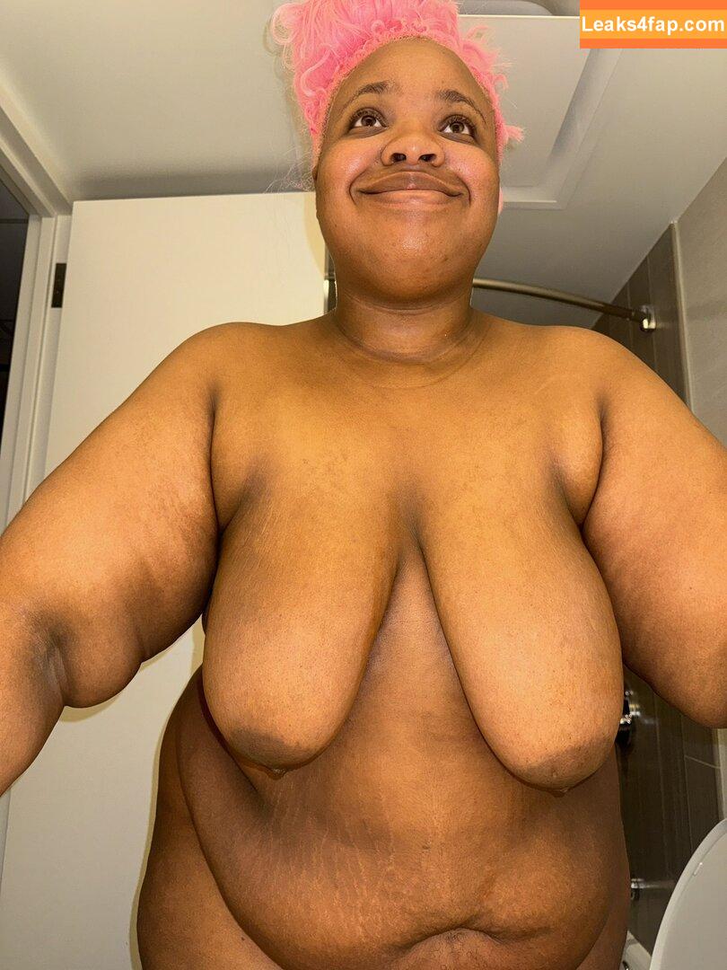 Lovelypeaches / lovelypeachespopsinger100 leaked photo photo #0012