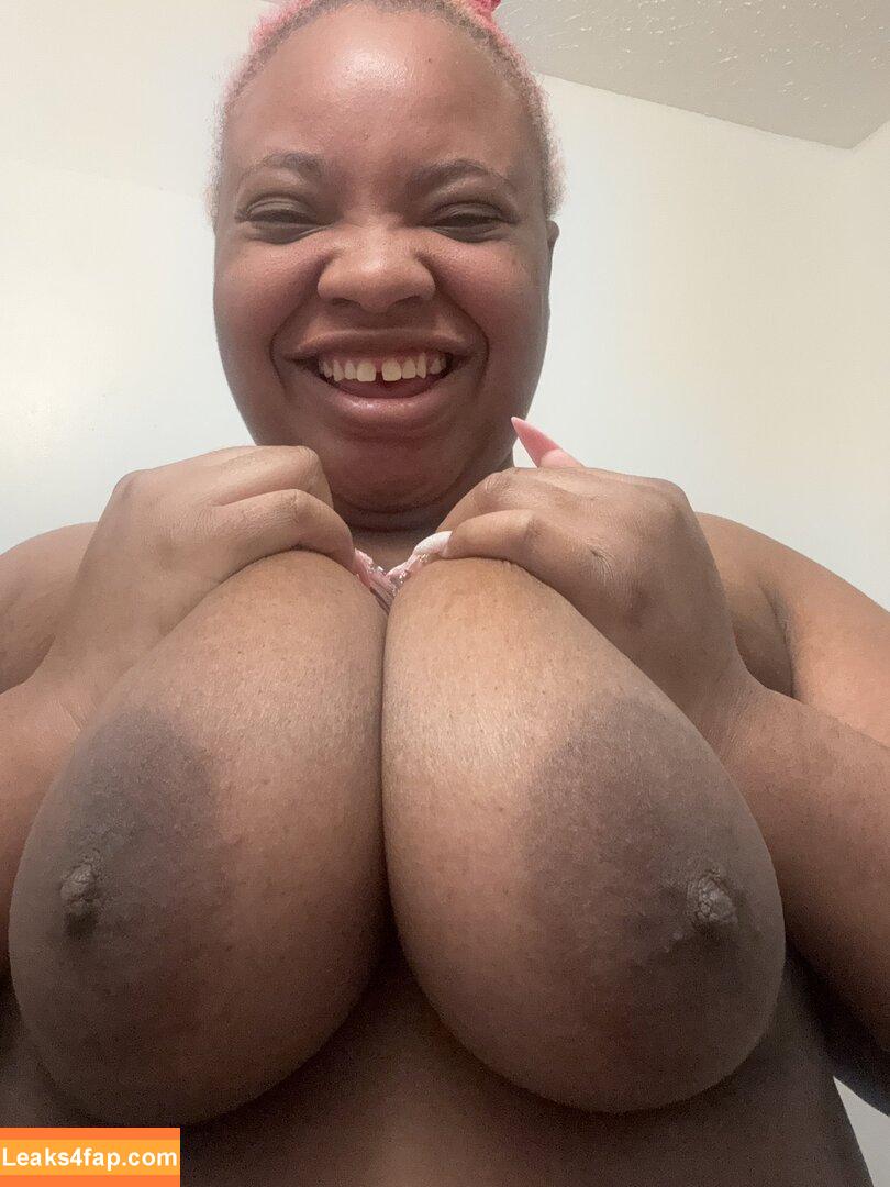 Lovelypeaches / lovelypeachespopsinger100 leaked photo photo #0022
