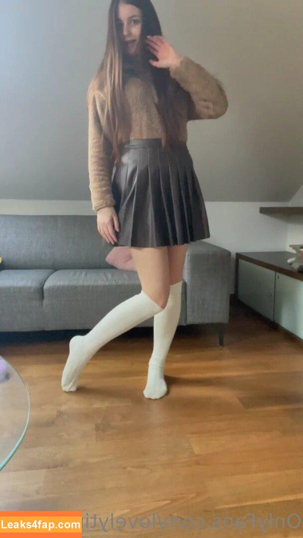 lovelytinnavipxo / https: leaked photo photo #0076