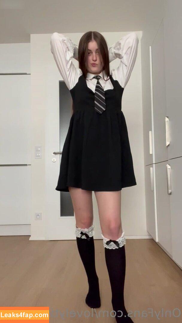 lovelytinnavipxo / https: leaked photo photo #0137