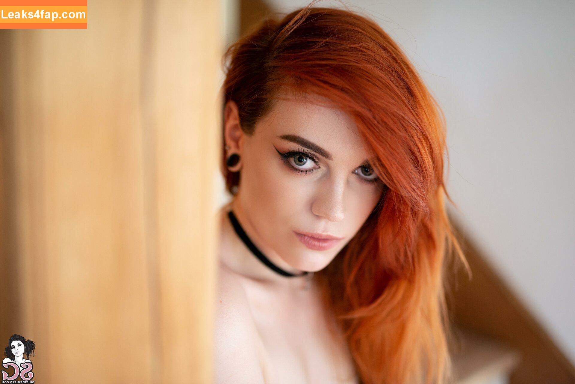 Lovia Suicide /  слитое фото фото #0302