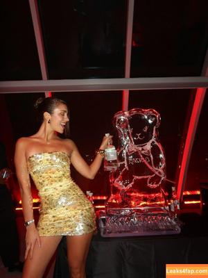 Luana Barron photo #0074