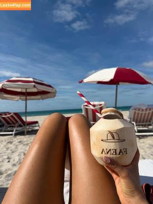 Luana Barron photo #0111