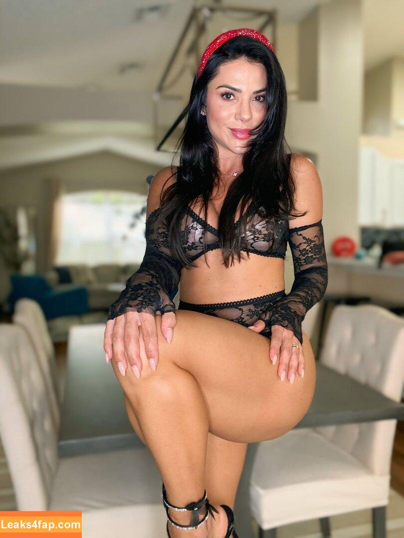 Luana Thomaz VIP /  leaked photo photo #0001