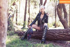 Luckybonez photo #0311