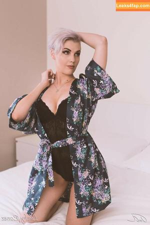 Luckybonez photo #0563