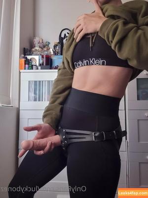 Luckybonez photo #0802