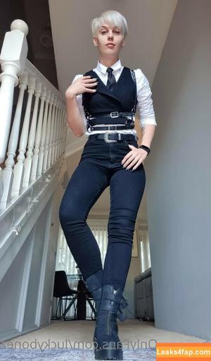 Luckybonez photo #0805