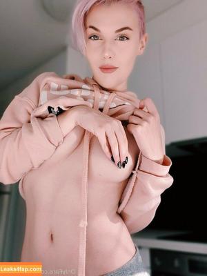 Luckybonez photo #0974