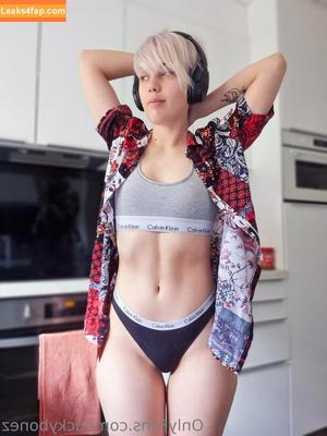 Luckybonez photo #1128