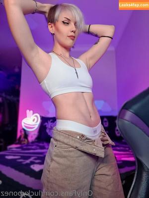 Luckybonez photo #1182