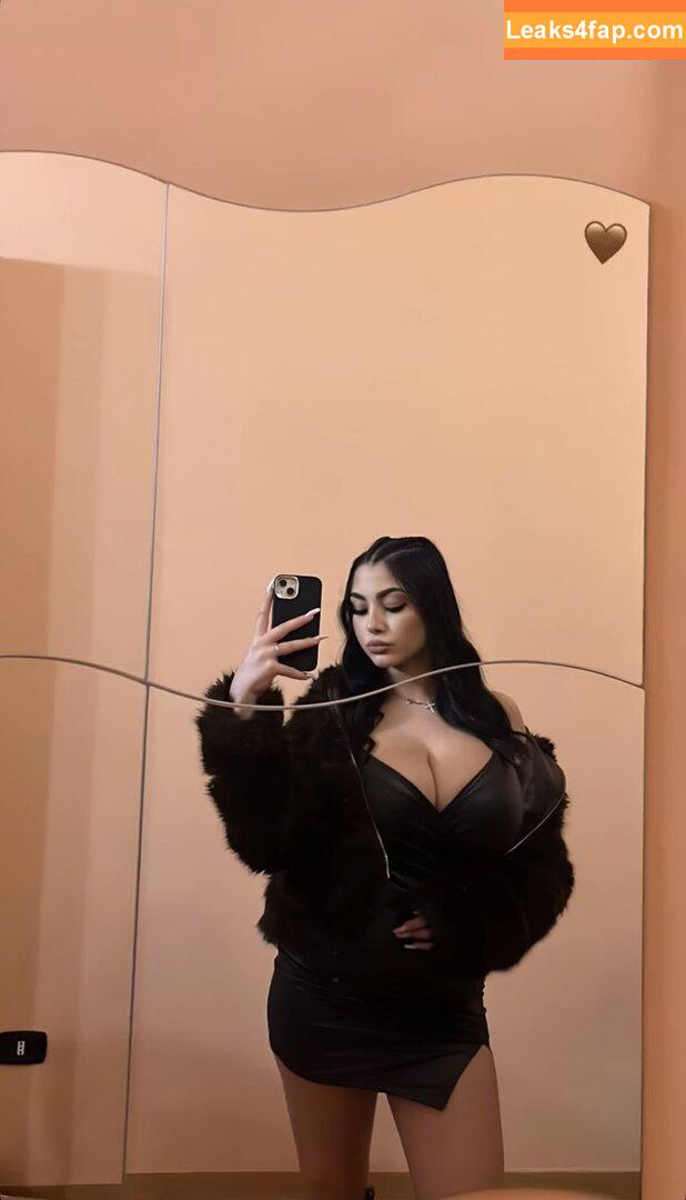 _lucrexiia._ /  leaked photo photo #0012