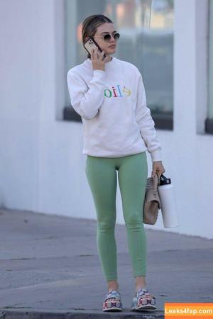 Lucy Hale фото #0112