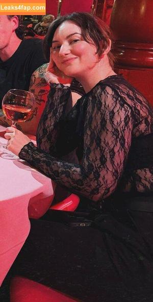 Lucy James photo #0105