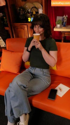 Lucy James photo #0120