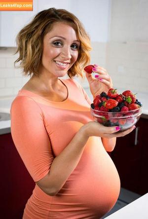 Lucy-Jo Hudson photo #0029