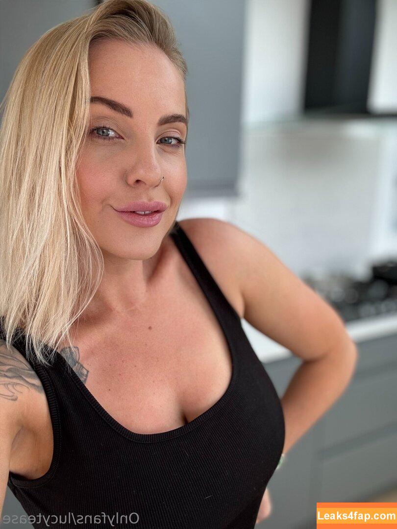 lucy_robinson /  leaked photo photo #0098