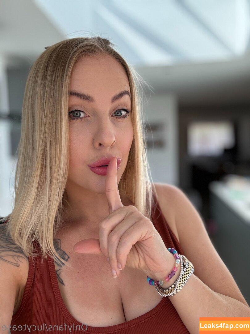 lucy_robinson /  leaked photo photo #0101
