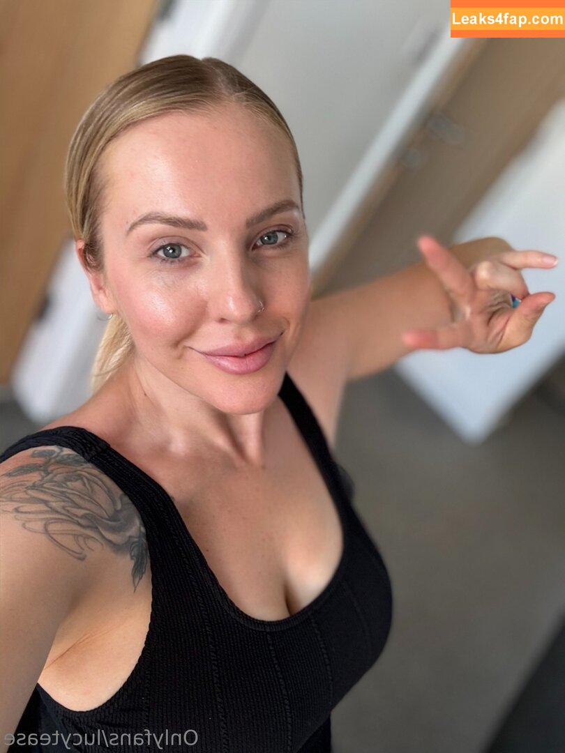 lucy_robinson /  leaked photo photo #0103