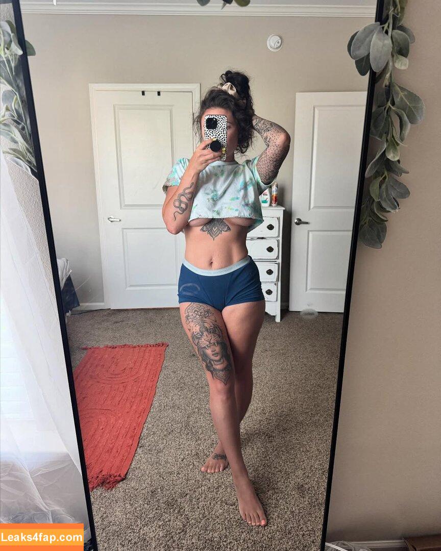 Lucy Shay / _lickmelucy / https: / lucyshayy leaked photo photo #0008