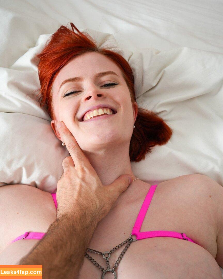 lucyhuxley /  leaked photo photo #0002