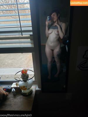 lucylawrence photo #0028