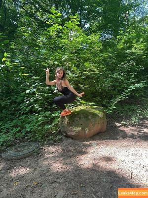 lucyschiller photo #0042