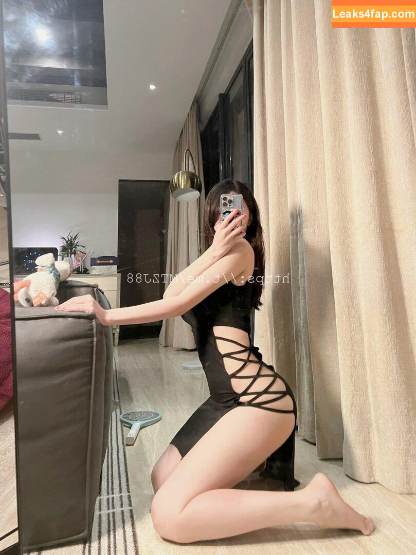 lumanyu2233 / 小小玉酱 / 小玉吃果冻 leaked photo photo #0011