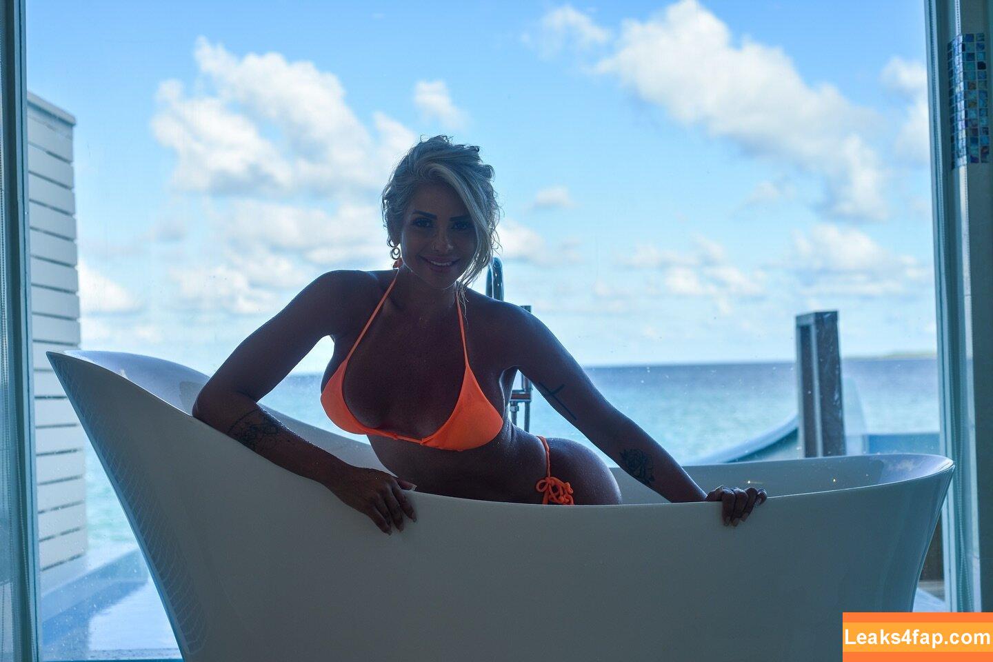 Luna Alves / lunaalves_oficial / lunnadeusa leaked photo photo #0022