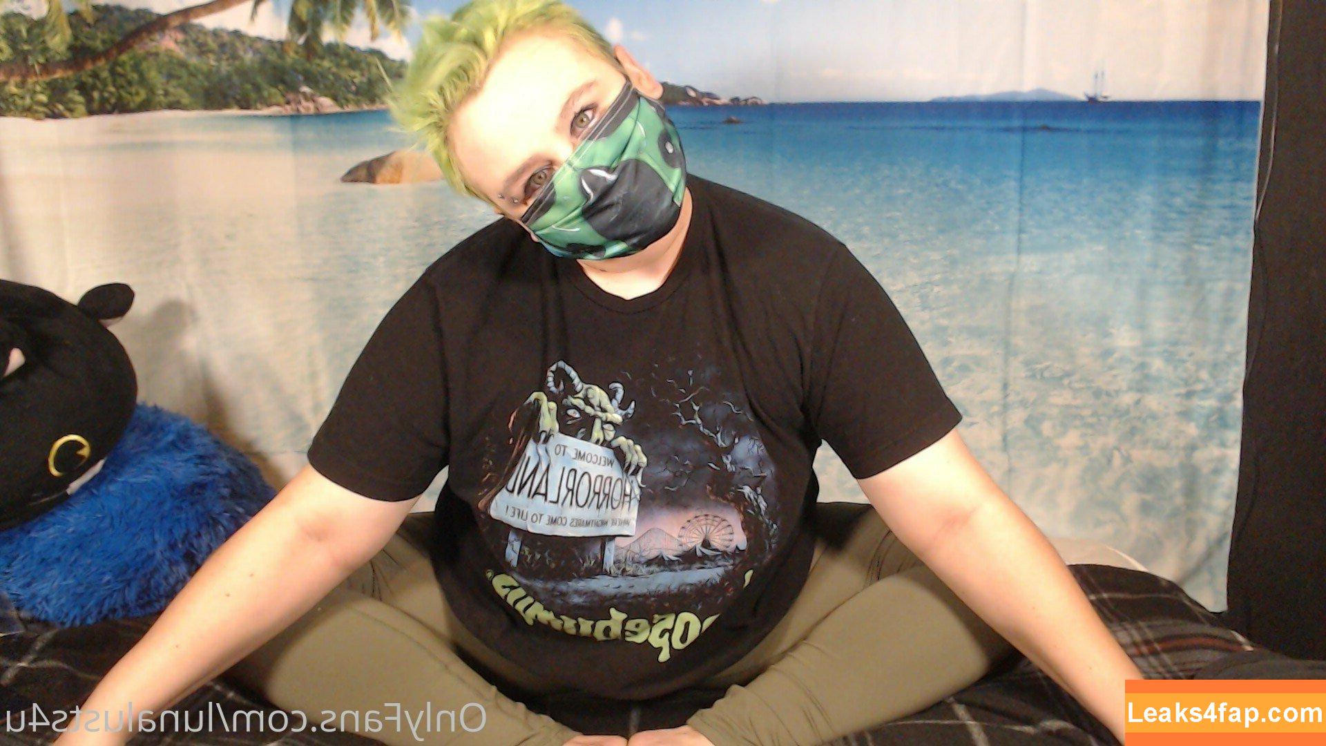 lunalusts4u / kissez4u leaked photo photo #0222