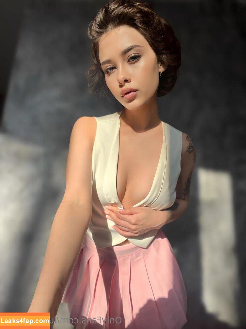 lush_luna69 / thelunalush leaked photo photo #0002