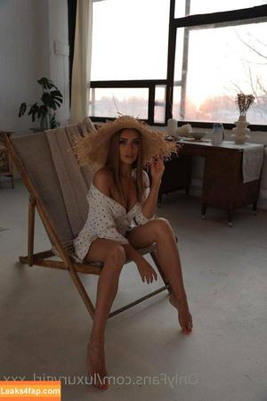 Luxury Girl photo #0016