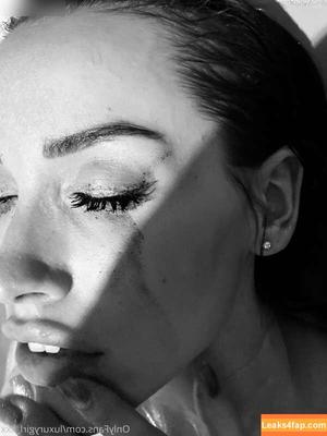 Luxury Girl photo #0078