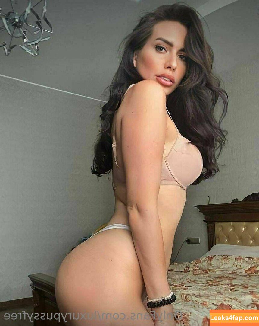 luxurypussyfree /  leaked photo photo #0124