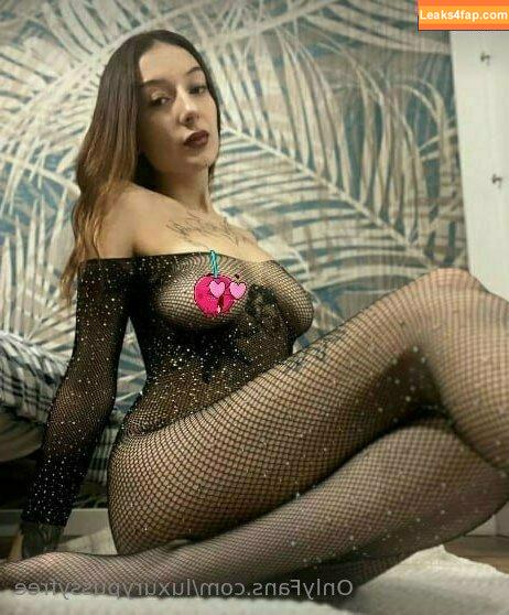 luxurypussyfree /  leaked photo photo #0157