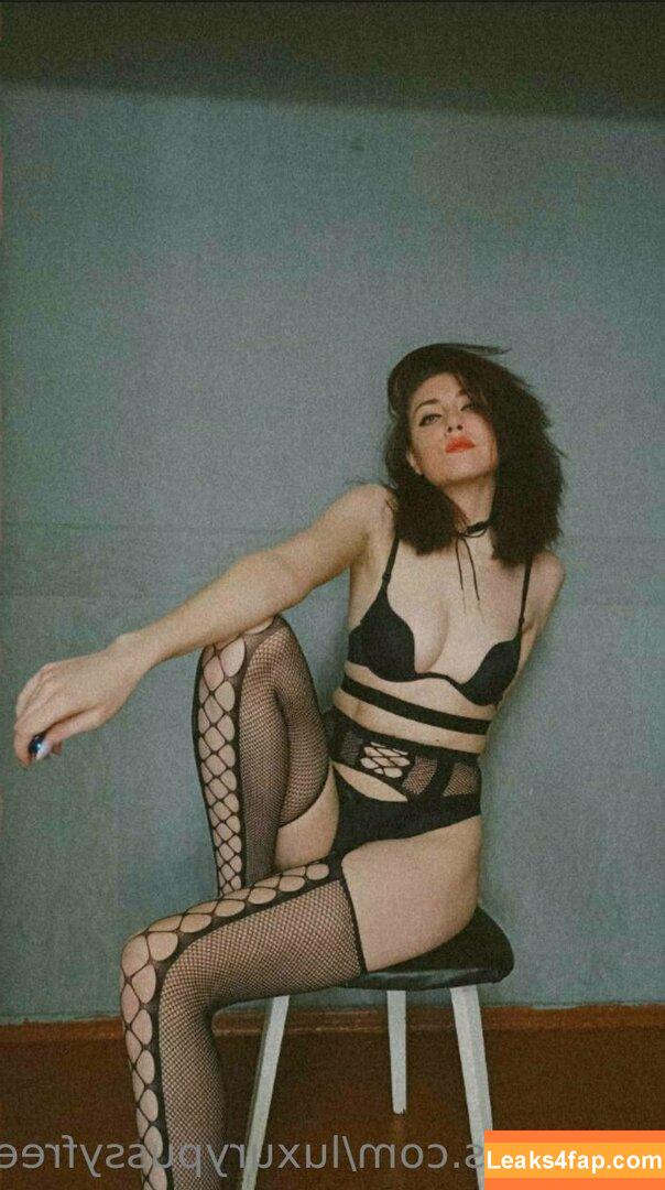 luxurypussyfree /  leaked photo photo #0245