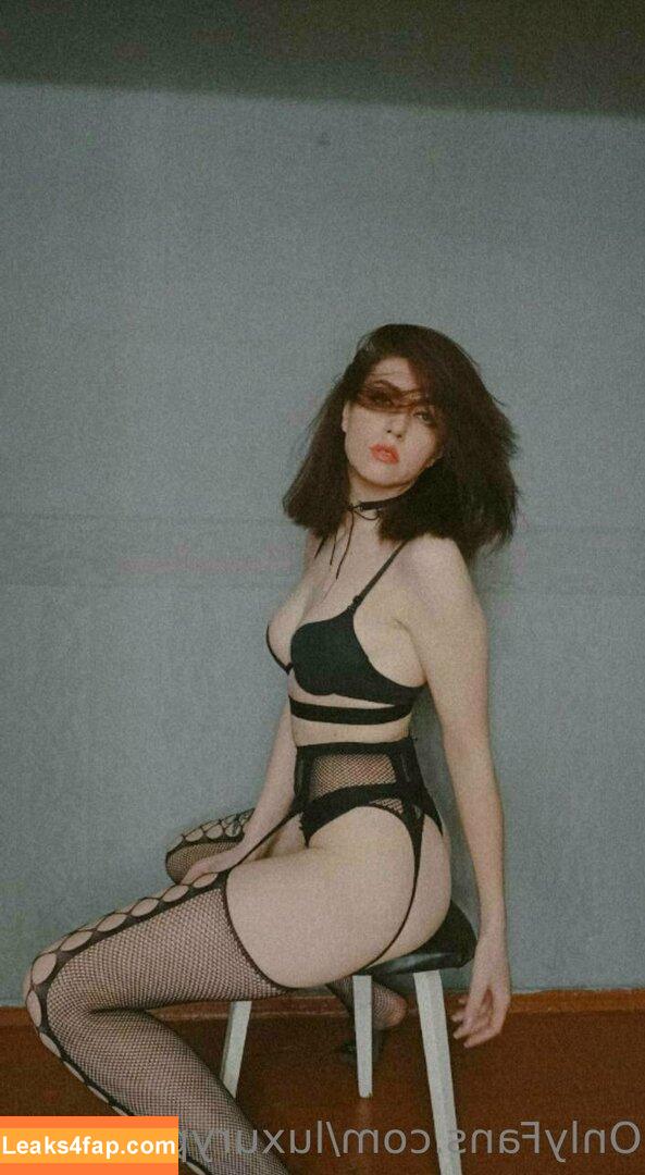 luxurypussyfree /  leaked photo photo #0246