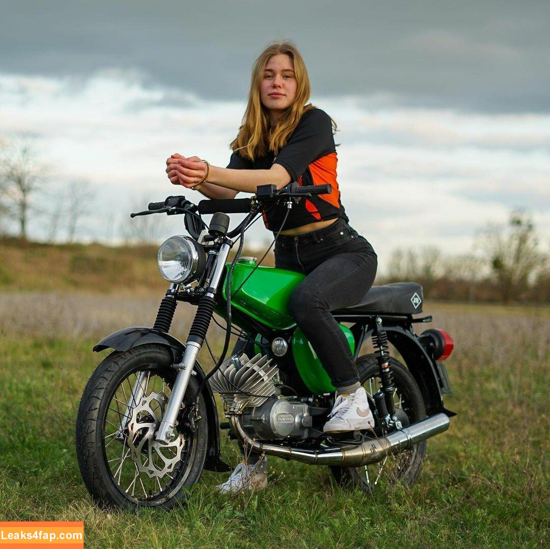 lxllx.se / German biker girl Instagram / Patreon / user слитое фото фото #0001