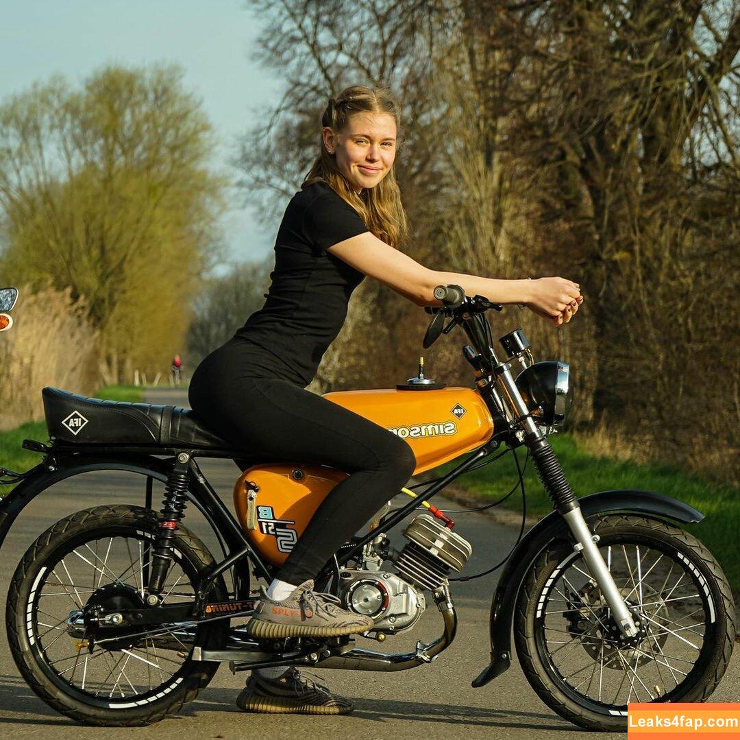 lxllx.se / German biker girl Instagram / Patreon / user leaked photo photo #0004