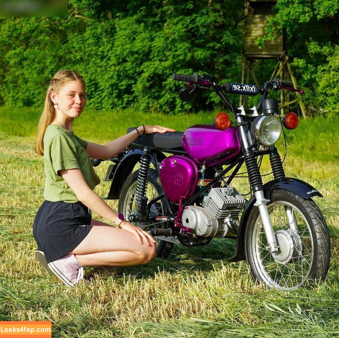 lxllx.se / German biker girl Instagram / Patreon / user слитое фото фото #0032