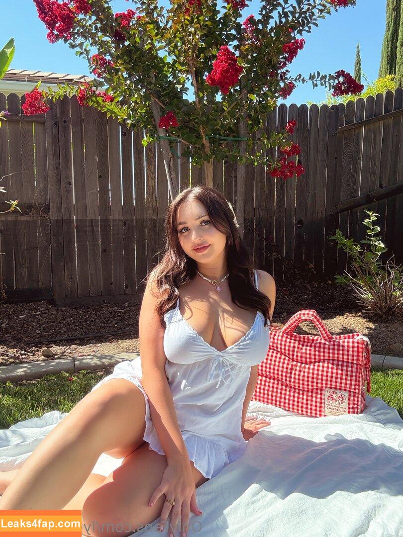 lydialovefree /  leaked photo photo #0013