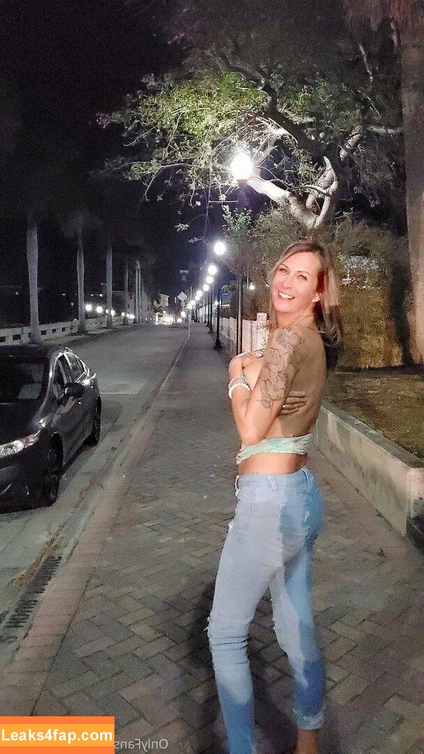 lydialuxy-free / lydialuxy_assets leaked photo photo #0072