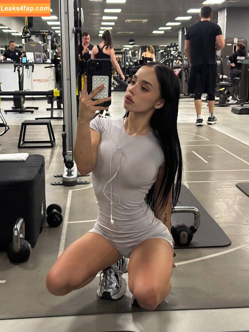 lyna_com / lyna_com2000 / lynatel leaked photo photo #0127