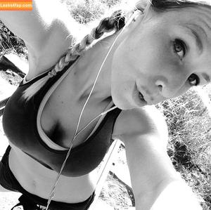 Lyssa Chapman photo #0143