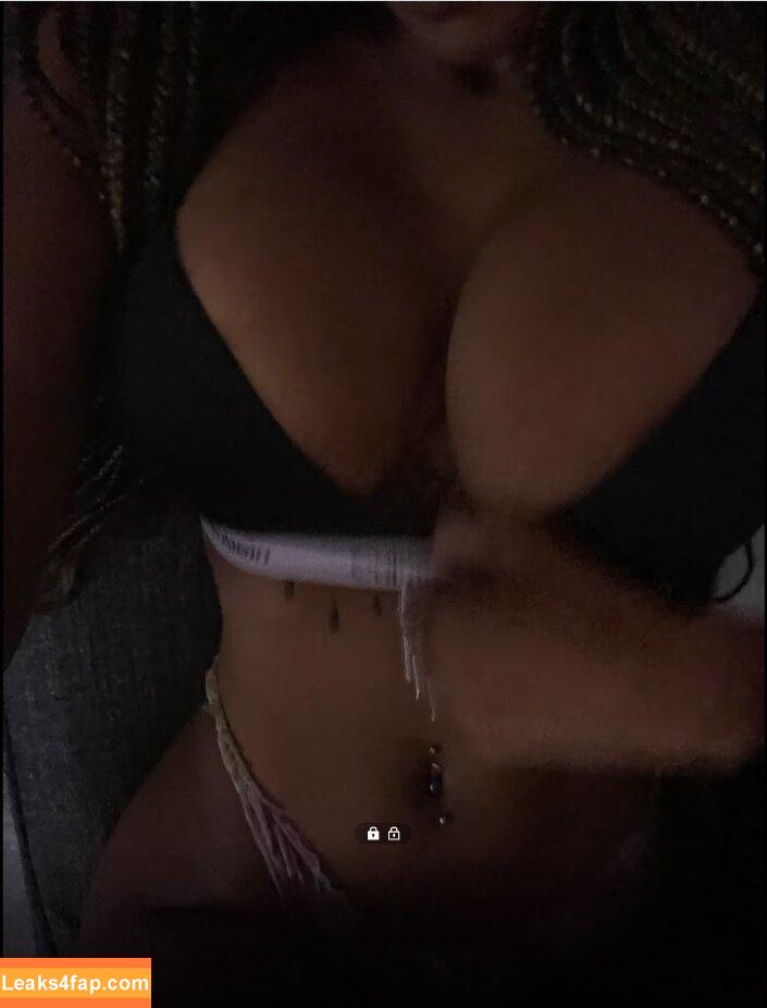 Lyssdastallion / lyss.ezz / lyssvelezz leaked photo photo #0012