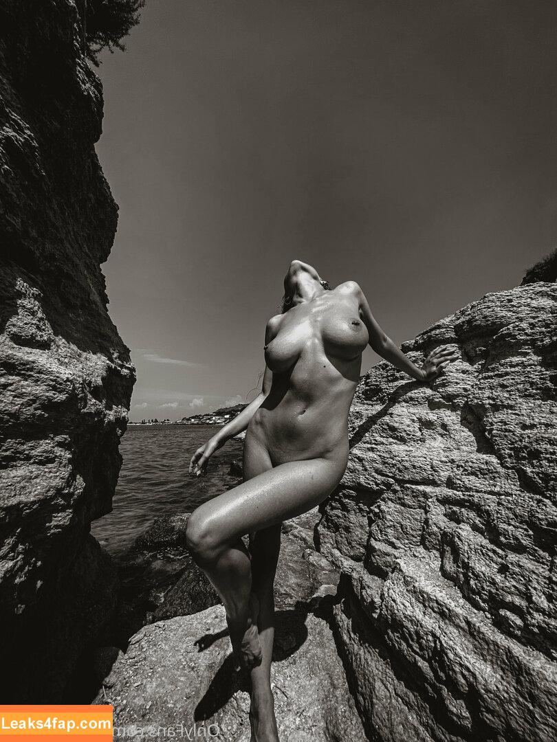 lyubovvomne / Milena / samadhi.amorr2 leaked photo photo #0158