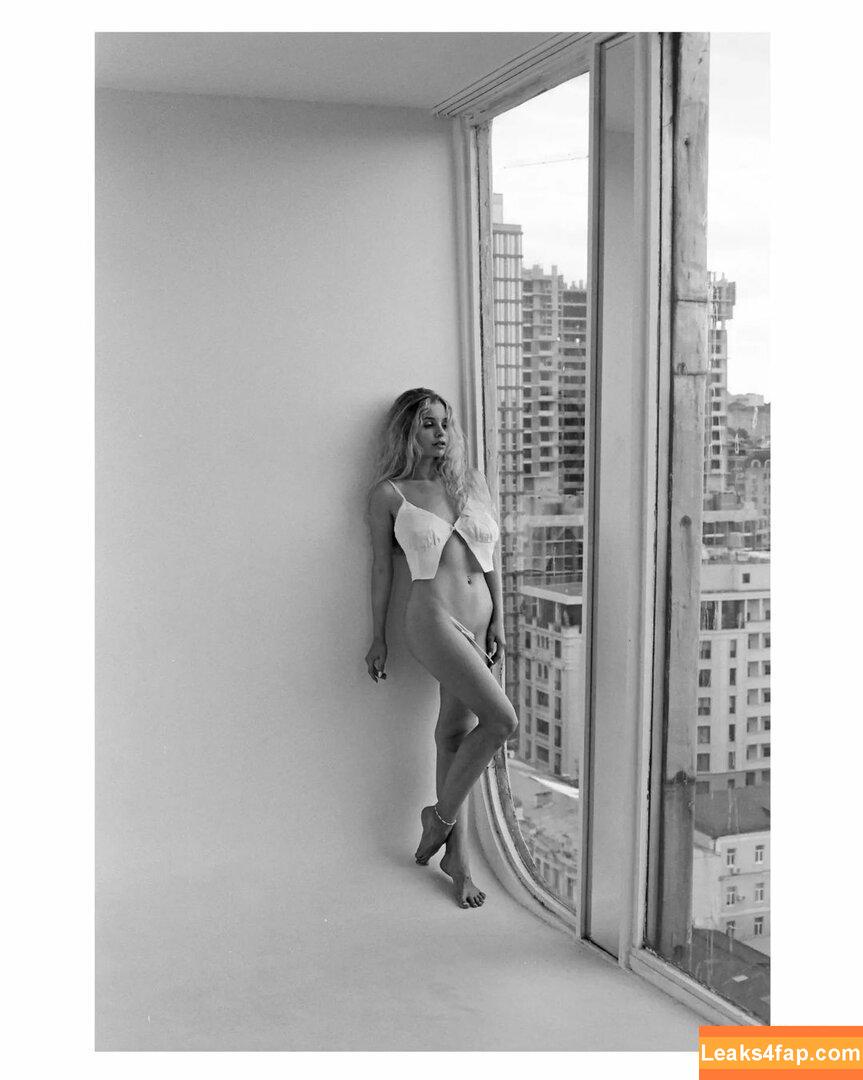 lyubovvomne / Milena / samadhi.amorr2 leaked photo photo #0243